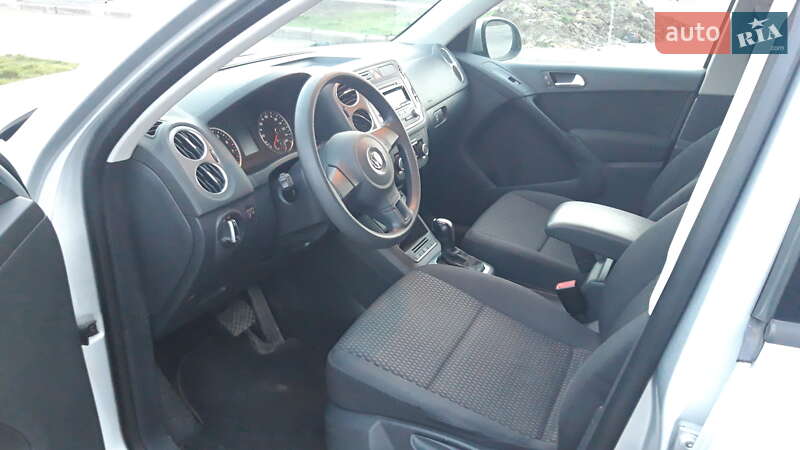 Внедорожник / Кроссовер Volkswagen Tiguan 2011 в Луцке