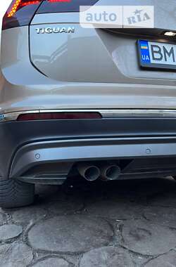Внедорожник / Кроссовер Volkswagen Tiguan 2017 в Сумах