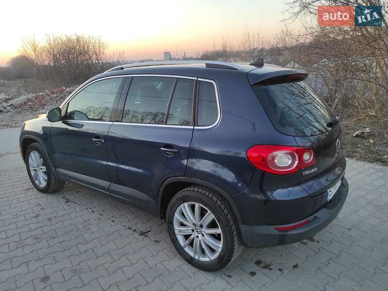 Позашляховик / Кросовер Volkswagen Tiguan 2010 в Тернополі