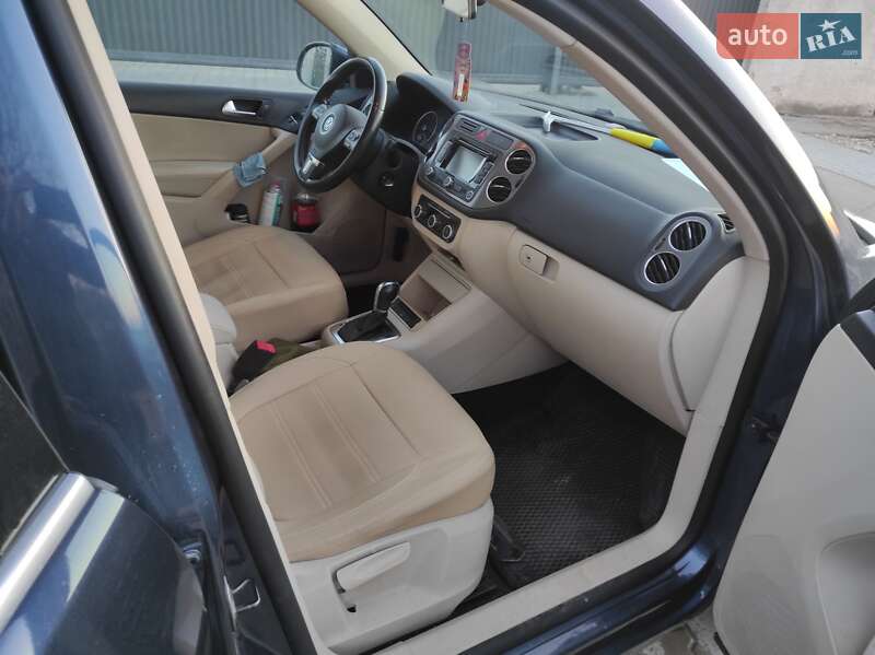 Позашляховик / Кросовер Volkswagen Tiguan 2010 в Тернополі