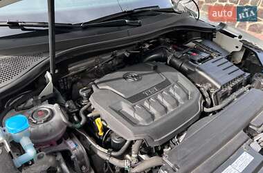 Внедорожник / Кроссовер Volkswagen Tiguan 2021 в 
