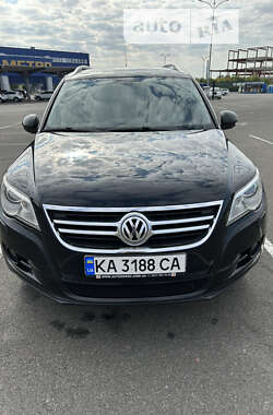 Позашляховик / Кросовер Volkswagen Tiguan 2009 в Києві