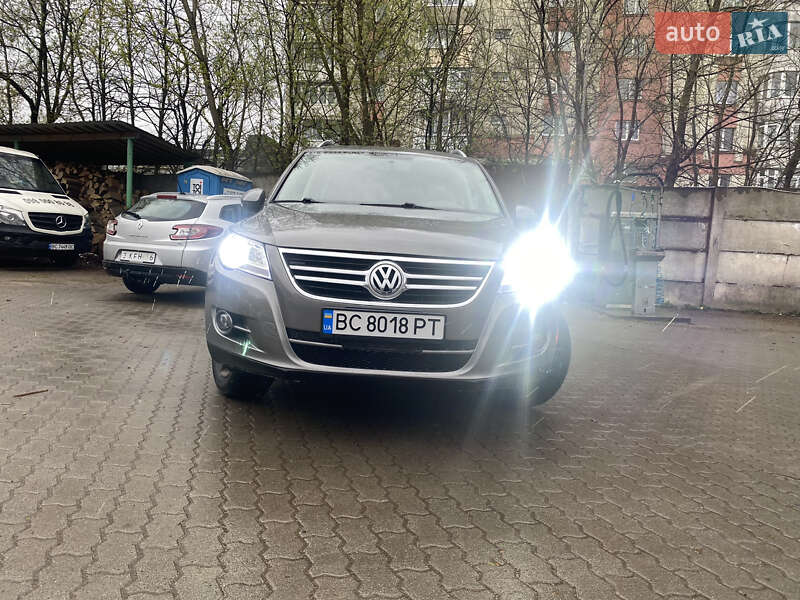 Позашляховик / Кросовер Volkswagen Tiguan 2010 в Львові