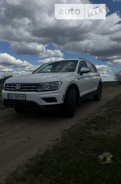 Позашляховик / Кросовер Volkswagen Tiguan 2021 в Кропивницькому