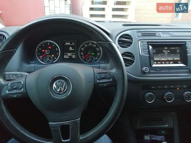 Внедорожник / Кроссовер Volkswagen Tiguan 2015 в Днепре