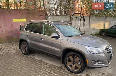 Позашляховик / Кросовер Volkswagen Tiguan 2010 в Львові