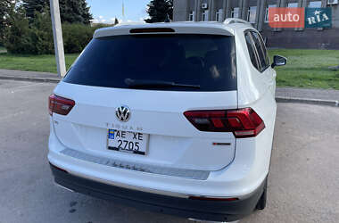 Позашляховик / Кросовер Volkswagen Tiguan 2019 в 