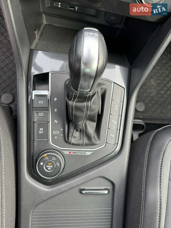 Внедорожник / Кроссовер Volkswagen Tiguan 2017 в Каменском