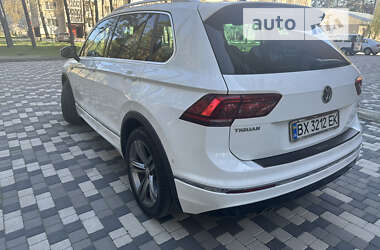 Внедорожник / Кроссовер Volkswagen Tiguan 2016 в Славуте