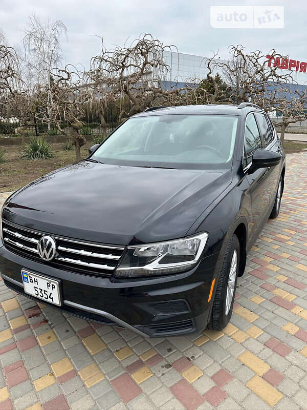 Внедорожник / Кроссовер Volkswagen Tiguan 2018 в Белгороде-Днестровском