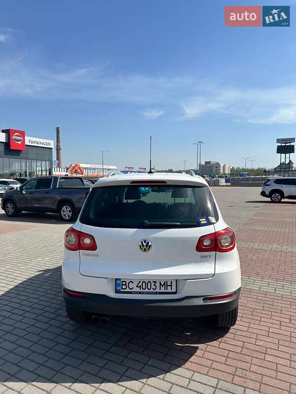 Внедорожник / Кроссовер Volkswagen Tiguan 2011 в Львове