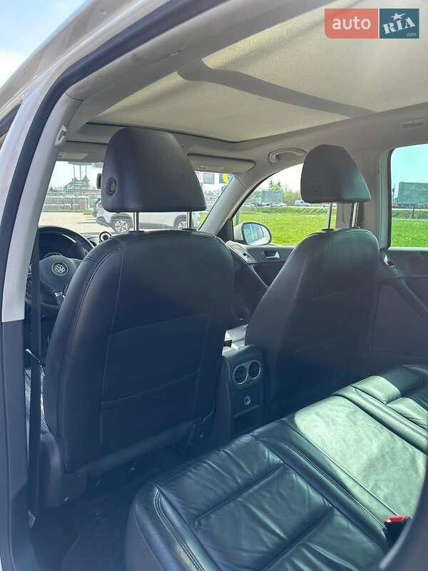 Внедорожник / Кроссовер Volkswagen Tiguan 2011 в Львове