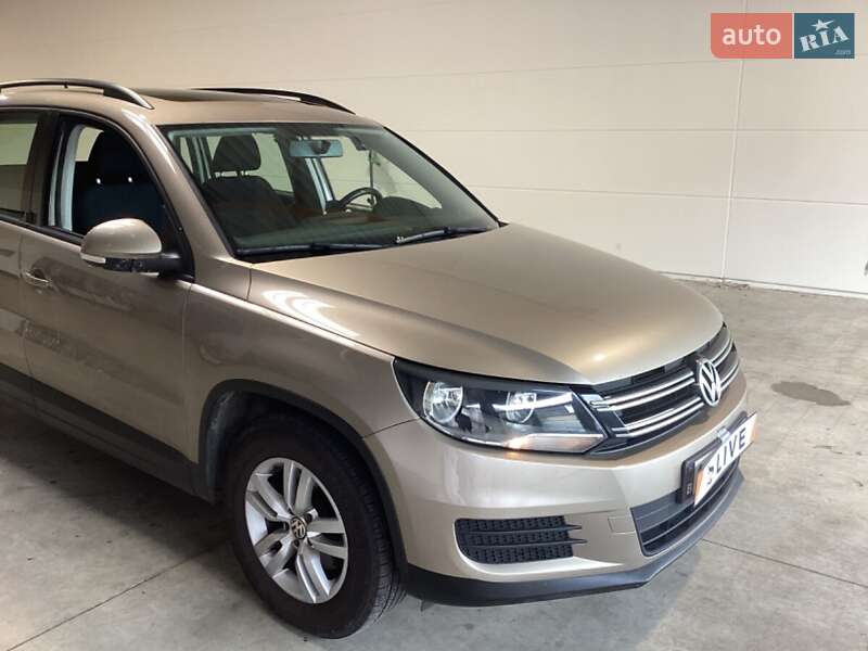Позашляховик / Кросовер Volkswagen Tiguan 2015 в Долині