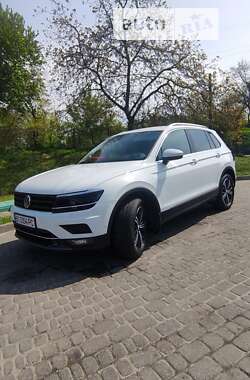 Внедорожник / Кроссовер Volkswagen Tiguan 2019 в Львове