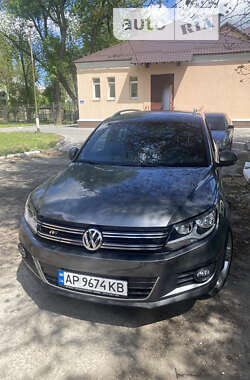 Внедорожник / Кроссовер Volkswagen Tiguan 2015 в Запорожье