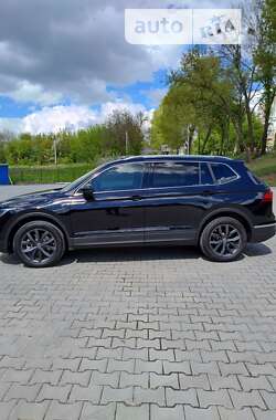 Внедорожник / Кроссовер Volkswagen Tiguan 2022 в Хмельницком