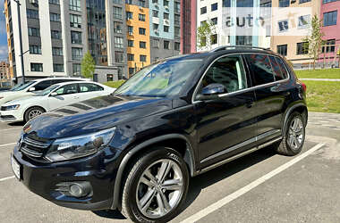 Позашляховик / Кросовер Volkswagen Tiguan 2016 в Рівному