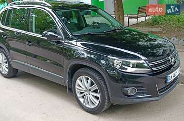 Позашляховик / Кросовер Volkswagen Tiguan 2015 в Харкові