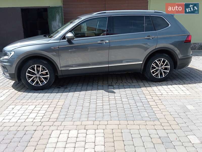 Внедорожник / Кроссовер Volkswagen Tiguan 2018 в Львове
