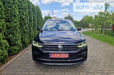 Внедорожник / Кроссовер Volkswagen Tiguan 2021 в Черновцах