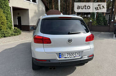 Внедорожник / Кроссовер Volkswagen Tiguan 2011 в Полтаве