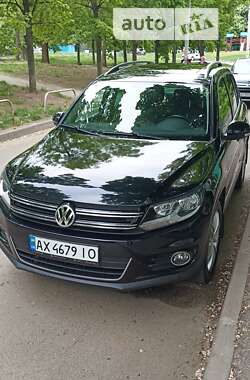 Внедорожник / Кроссовер Volkswagen Tiguan 2015 в Харькове