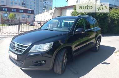 Внедорожник / Кроссовер Volkswagen Tiguan 2010 в Луцке