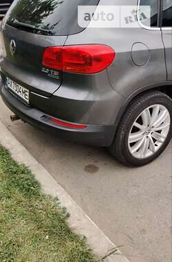 Позашляховик / Кросовер Volkswagen Tiguan 2013 в Харкові