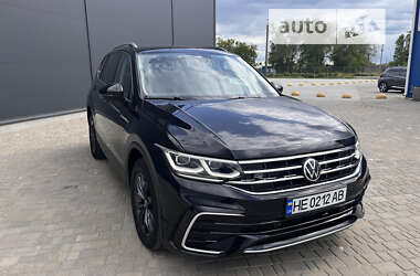 Внедорожник / Кроссовер Volkswagen Tiguan 2021 в Одессе