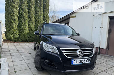 Внедорожник / Кроссовер Volkswagen Tiguan 2011 в Буче