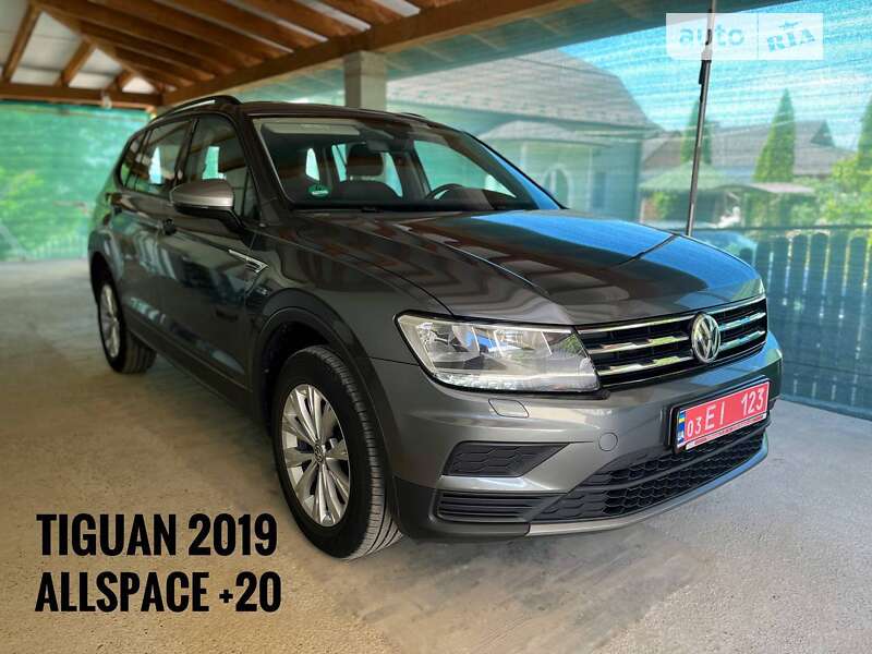 Внедорожник / Кроссовер Volkswagen Tiguan 2019 в Хмельницком