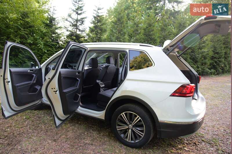Внедорожник / Кроссовер Volkswagen Tiguan 2017 в Львове