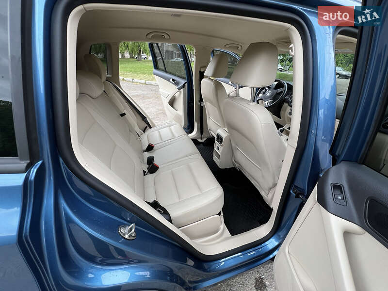 Внедорожник / Кроссовер Volkswagen Tiguan 2017 в Ивано-Франковске