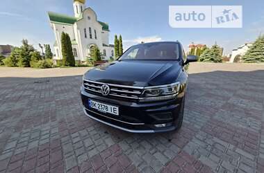 Позашляховик / Кросовер Volkswagen Tiguan 2018 в Вараші