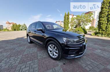 Позашляховик / Кросовер Volkswagen Tiguan 2018 в Вараші