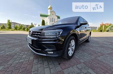 Внедорожник / Кроссовер Volkswagen Tiguan 2018 в Вараше