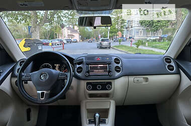 Внедорожник / Кроссовер Volkswagen Tiguan 2010 в Одессе