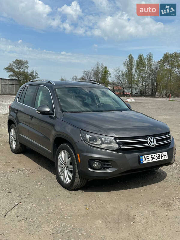 Внедорожник / Кроссовер Volkswagen Tiguan 2016 в Каменском