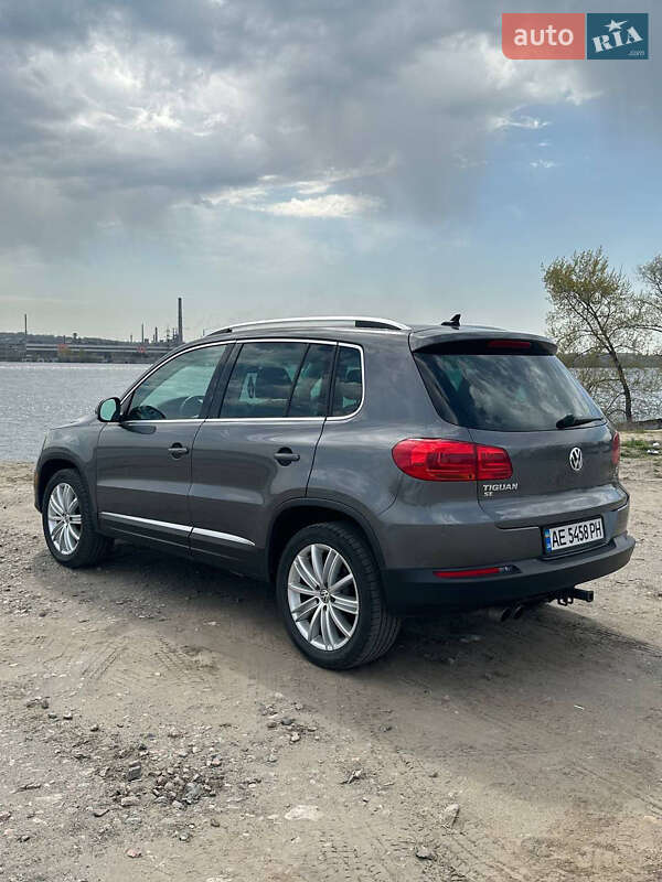 Внедорожник / Кроссовер Volkswagen Tiguan 2016 в Каменском