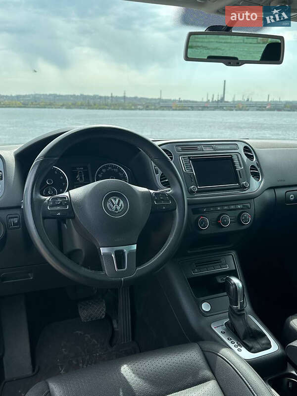 Внедорожник / Кроссовер Volkswagen Tiguan 2016 в Каменском