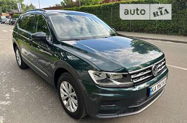 Внедорожник / Кроссовер Volkswagen Tiguan 2017 в Киеве