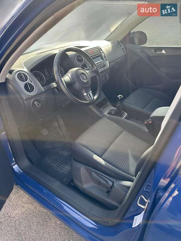 Внедорожник / Кроссовер Volkswagen Tiguan 2011 в Харькове