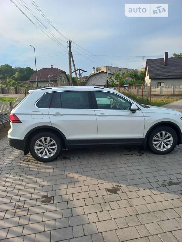 Внедорожник / Кроссовер Volkswagen Tiguan 2019 в Остроге
