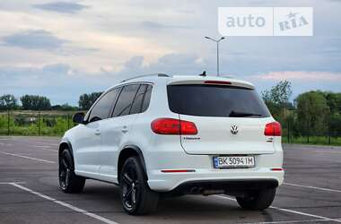 Позашляховик / Кросовер Volkswagen Tiguan 2016 в Рівному