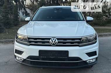 Внедорожник / Кроссовер Volkswagen Tiguan 2017 в Киеве