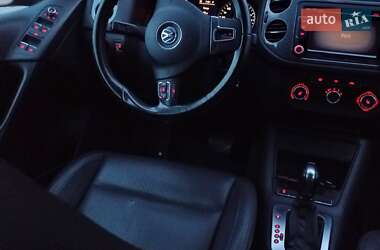 Внедорожник / Кроссовер Volkswagen Tiguan 2011 в 