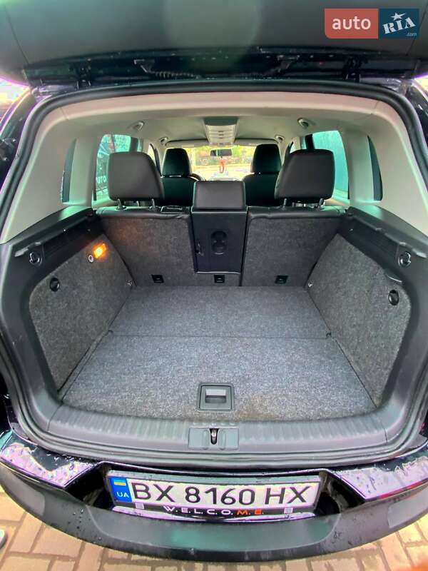 Внедорожник / Кроссовер Volkswagen Tiguan 2011 в Остроге