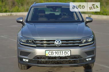 Внедорожник / Кроссовер Volkswagen Tiguan 2017 в Буче