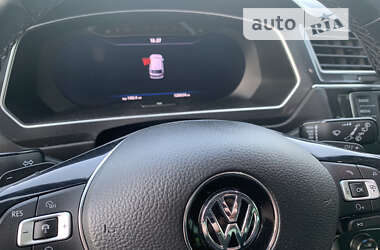 Позашляховик / Кросовер Volkswagen Tiguan 2017 в Кривому Розі