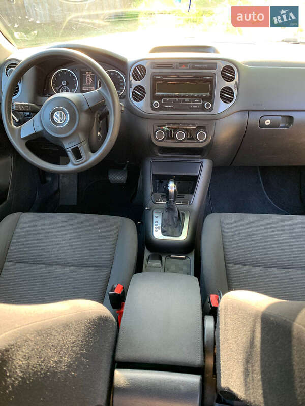 Внедорожник / Кроссовер Volkswagen Tiguan 2011 в Харькове